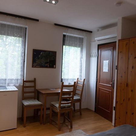 Rent A Scooter Vendeghaz Apartment Zamardi Bagian luar foto