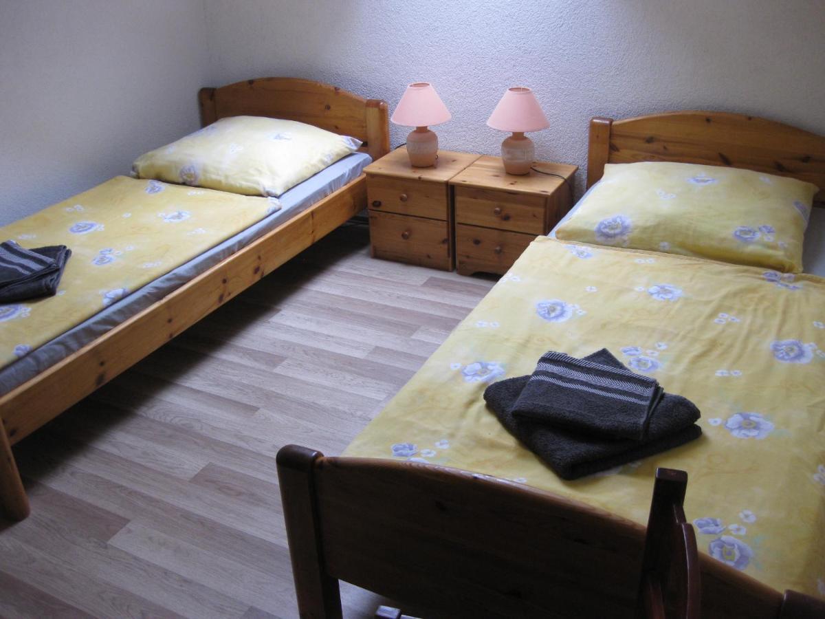 Rent A Scooter Vendeghaz Apartment Zamardi Bagian luar foto