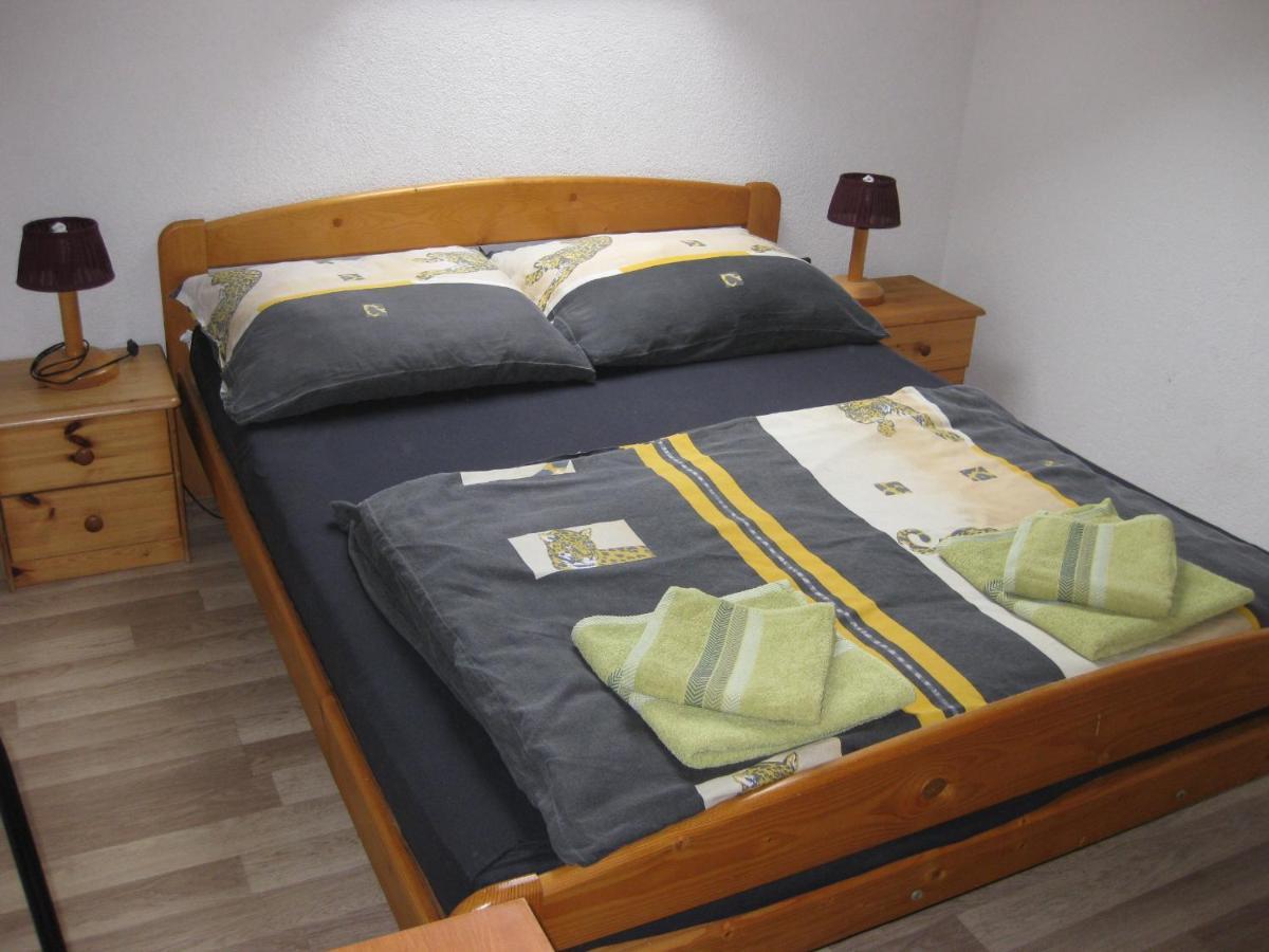 Rent A Scooter Vendeghaz Apartment Zamardi Bagian luar foto