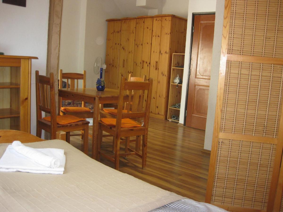 Rent A Scooter Vendeghaz Apartment Zamardi Bagian luar foto