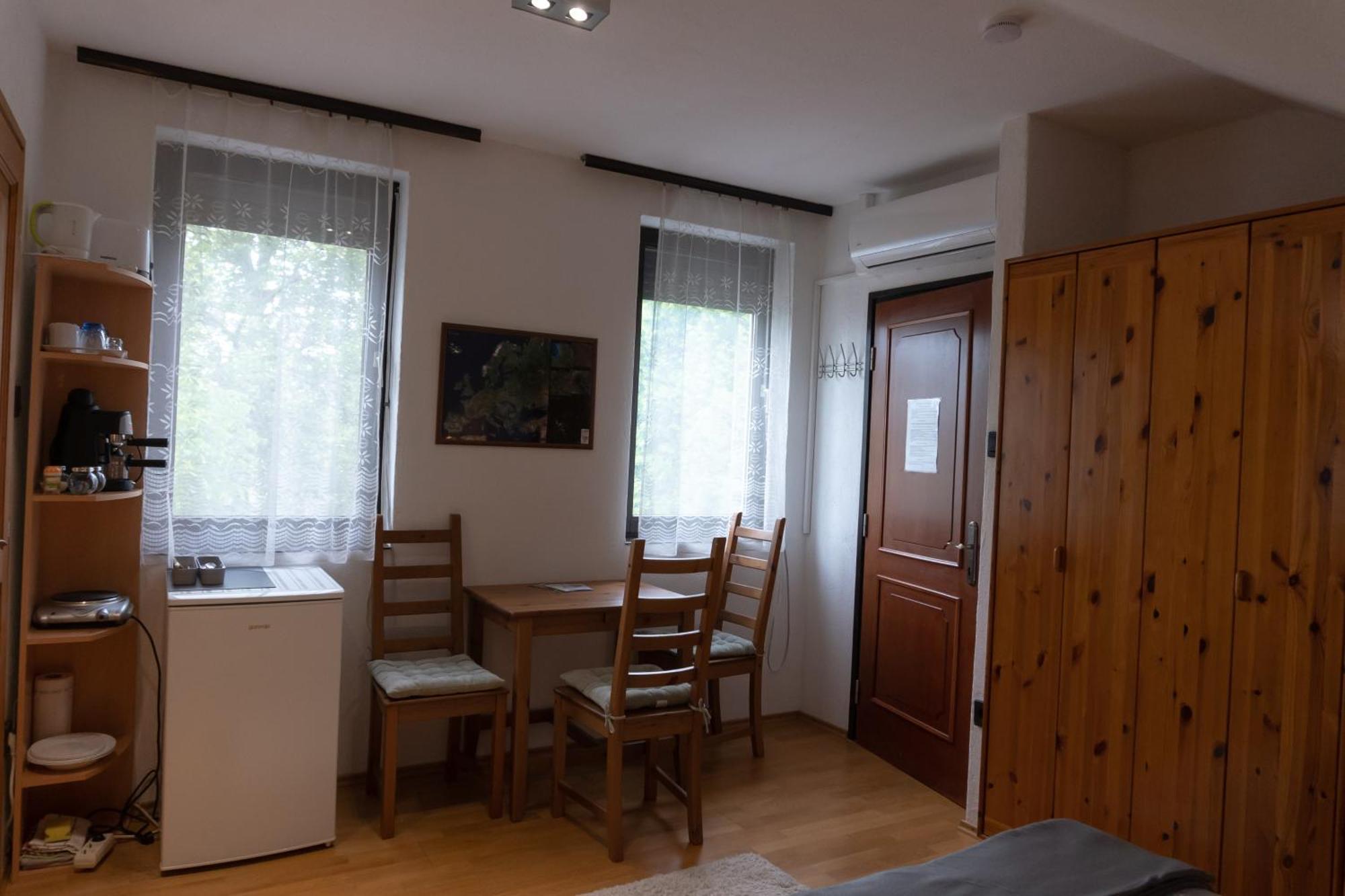 Rent A Scooter Vendeghaz Apartment Zamardi Bagian luar foto