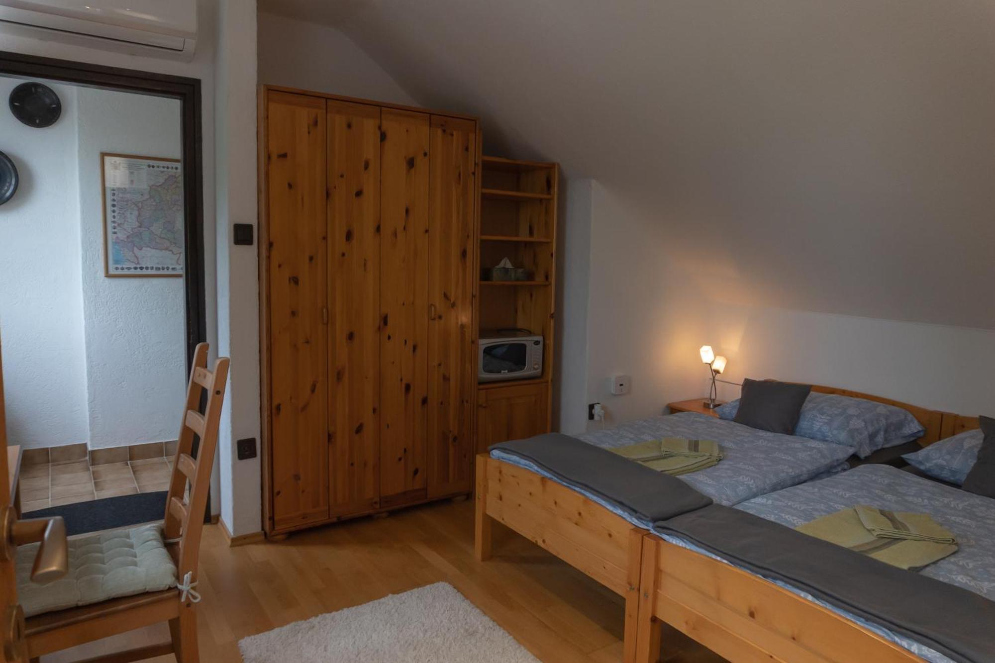 Rent A Scooter Vendeghaz Apartment Zamardi Bagian luar foto