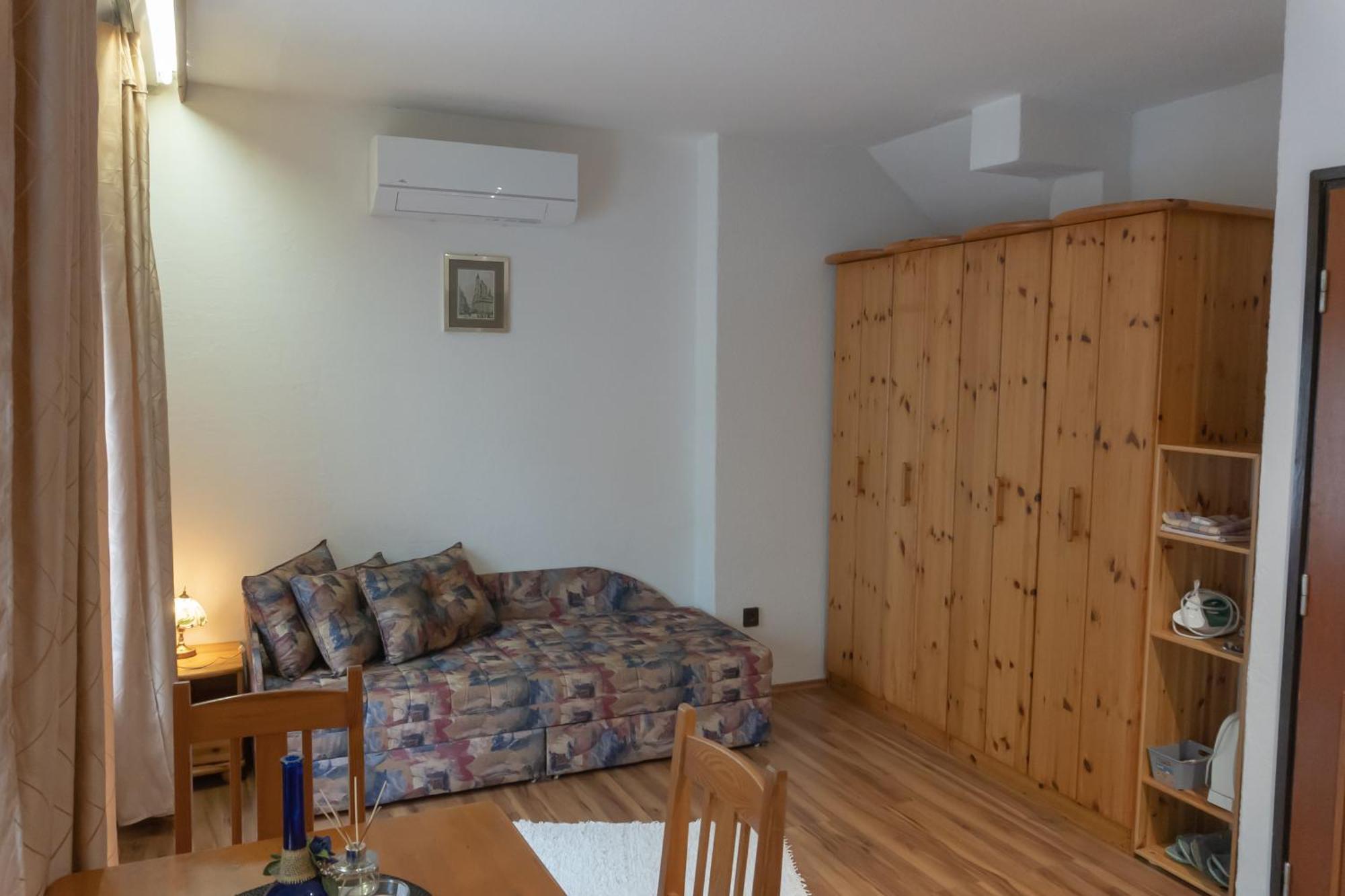 Rent A Scooter Vendeghaz Apartment Zamardi Bagian luar foto